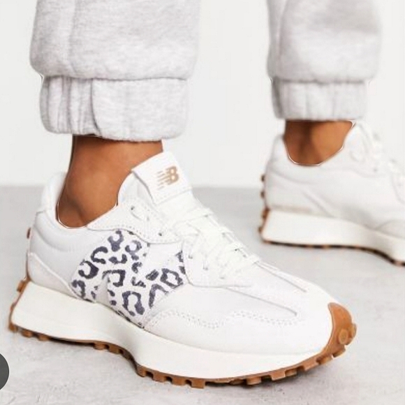 New Balance 327 Trainers Sneakers Animal Print White Black Size 9.5 - Picture 8 of 16